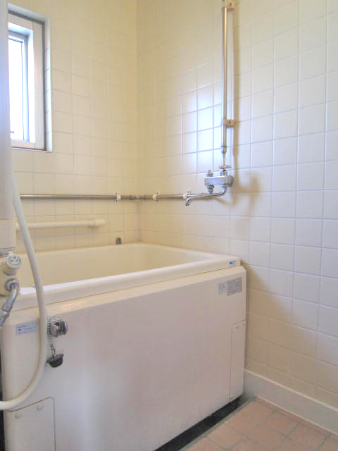 Bath. With reheating function