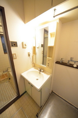 Washroom.  ☆ Grooming is from here ☆