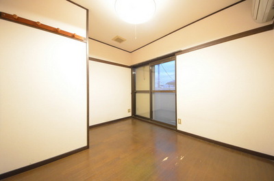 Other room space.  ☆ Space in the sun ☆