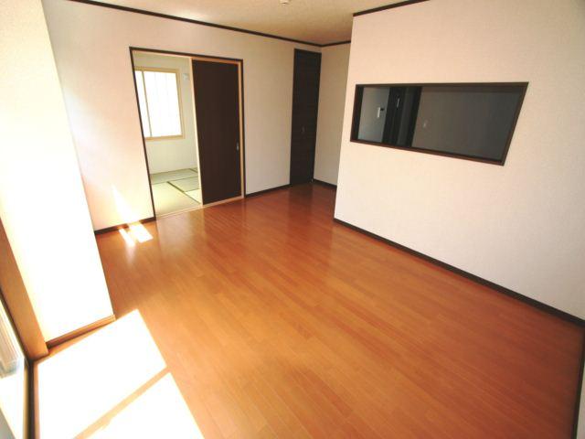 Same specifications photos (living). Same specifications