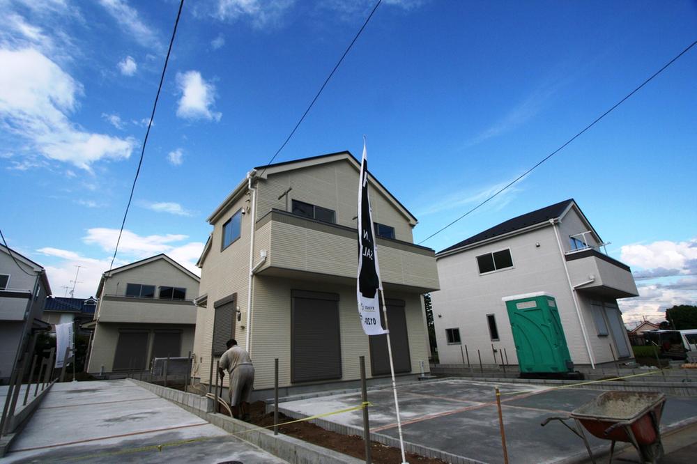 Local photos, including front road. Local (September 2013) Shooting