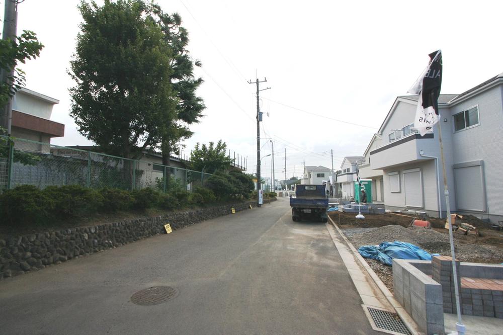 Local photos, including front road. Local (September 2013) Shooting