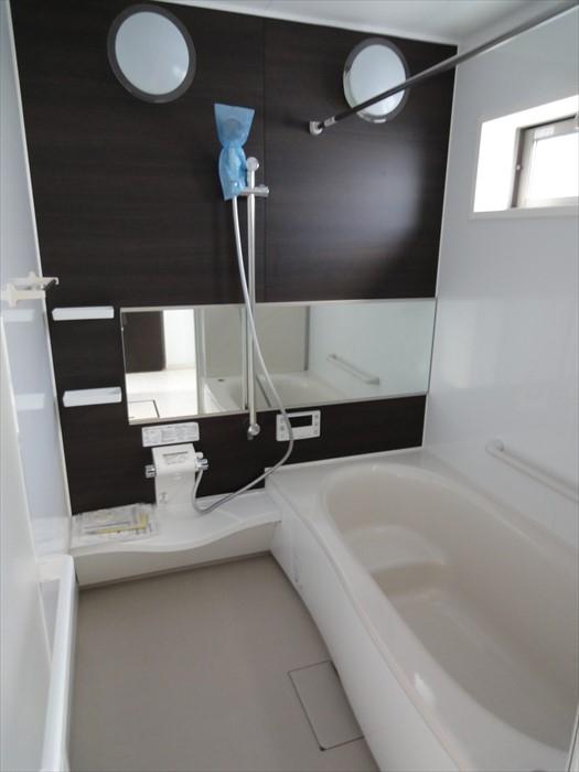 Bathroom. (December 2013) Shooting