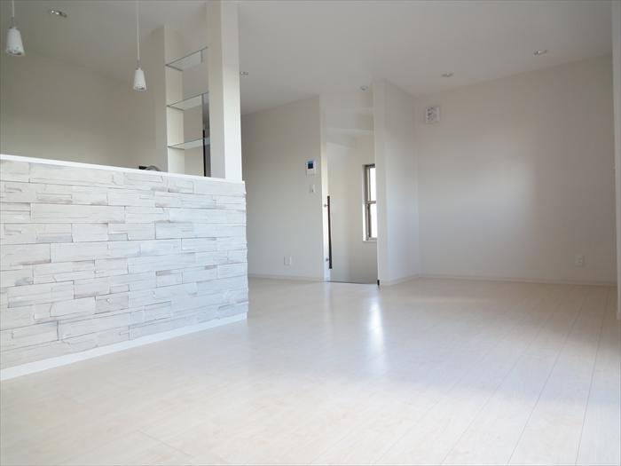 Living. (December 2013) Shooting