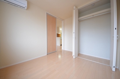 Living and room. Clean flooring