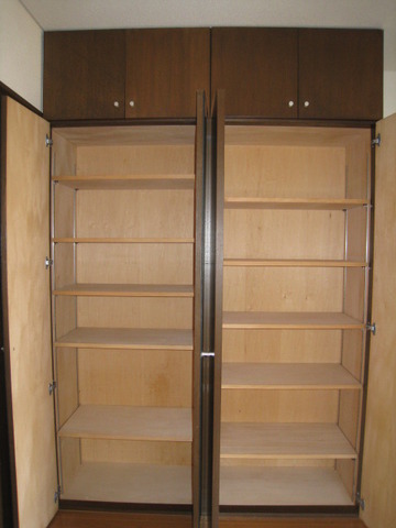 Receipt. Second floor Western-style housing