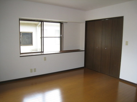 Other room space. 2 Kaiyoshitsu