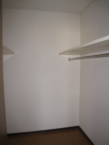 Receipt. Second floor Western-style housing