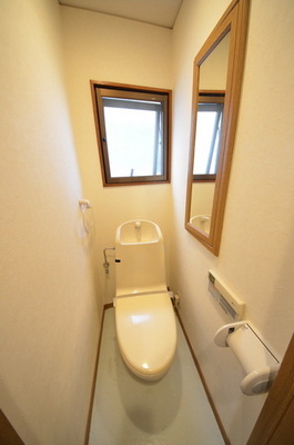 Toilet. ☆ Clean toilet ☆