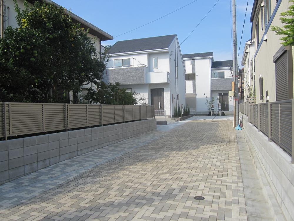 Local appearance photo. ● local front road