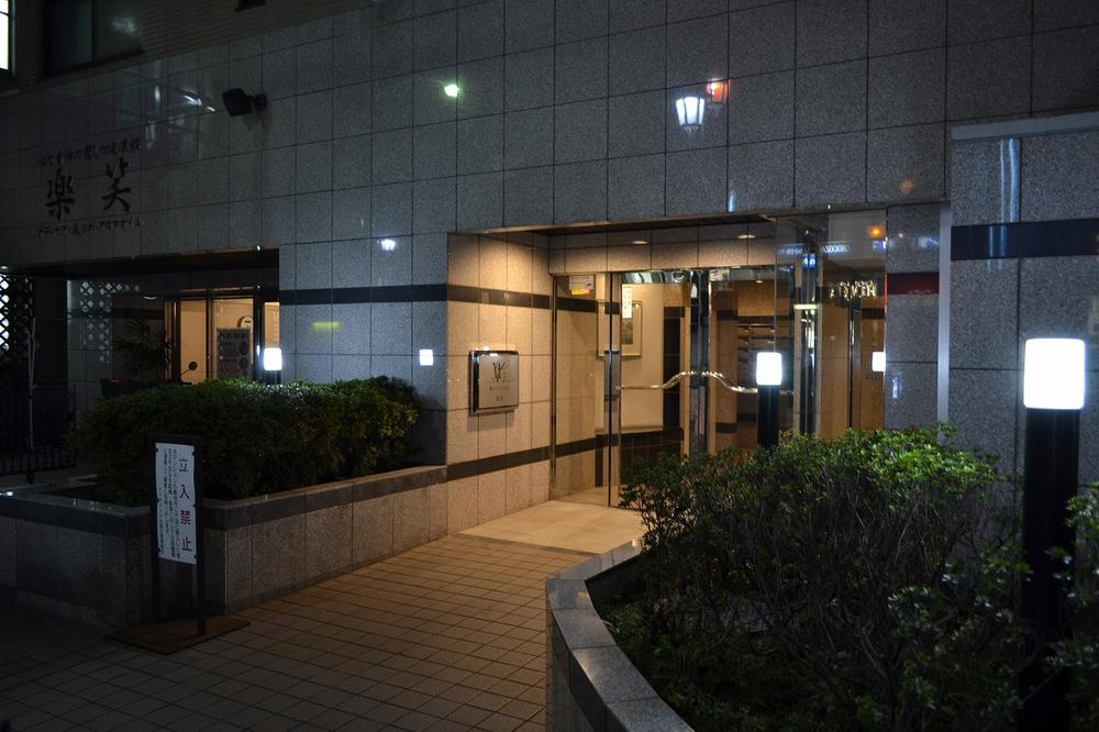 Entrance. Common areas