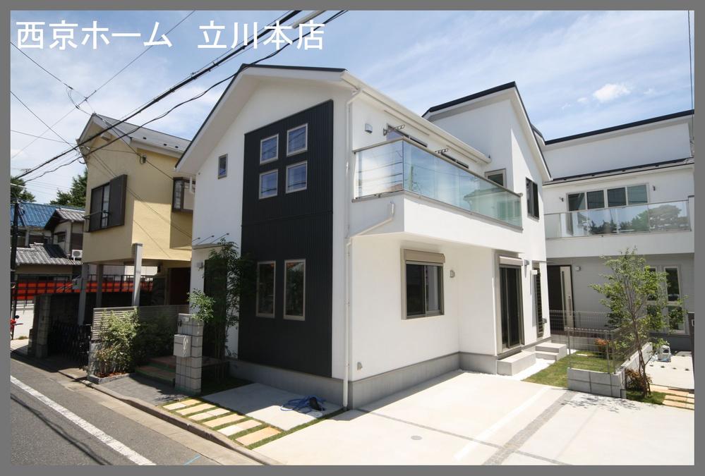 Local photos, including front road. Local Photos