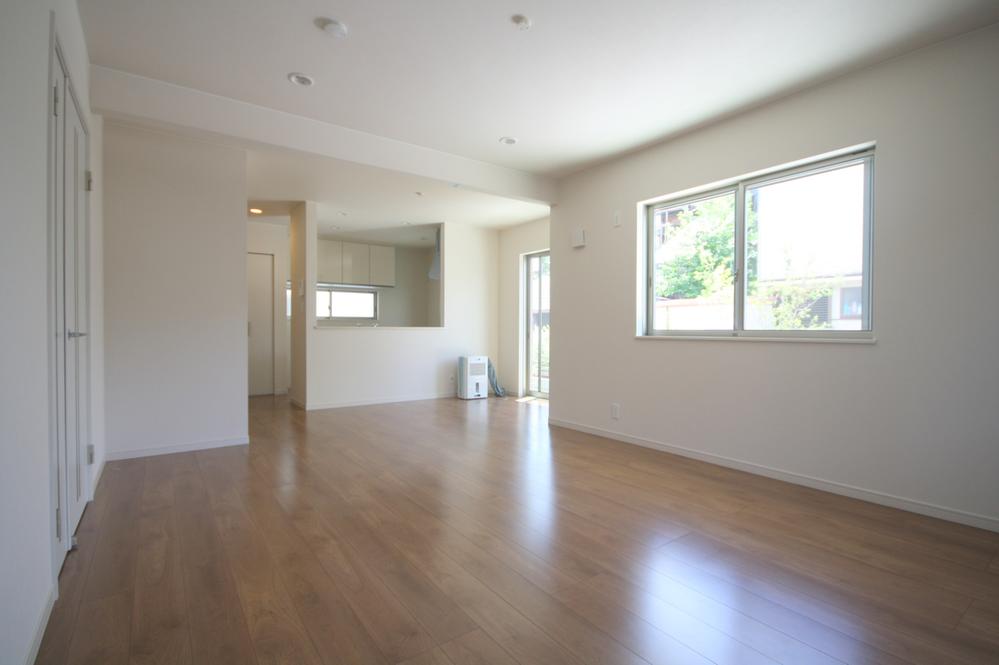 Living. Local Photos