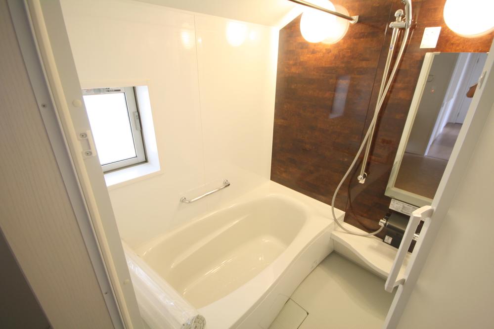 Bathroom. Local Photos