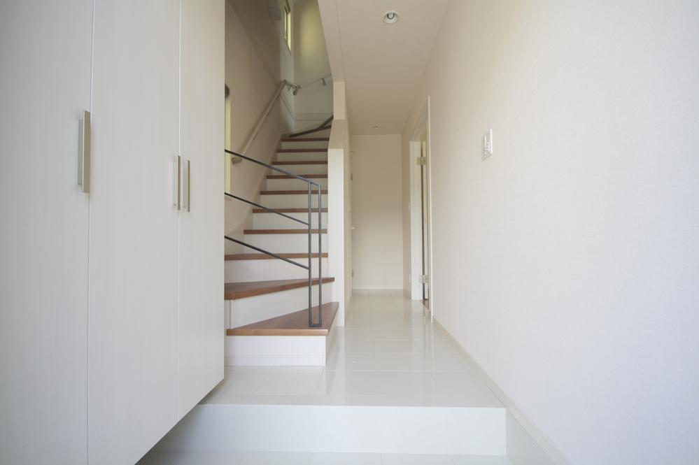 Entrance. Local Photos