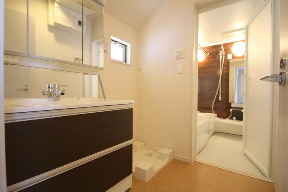 Wash basin, toilet. Local Photos