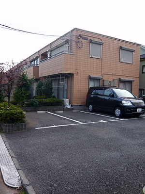 Building appearance. A quiet residential area, Living environment is good