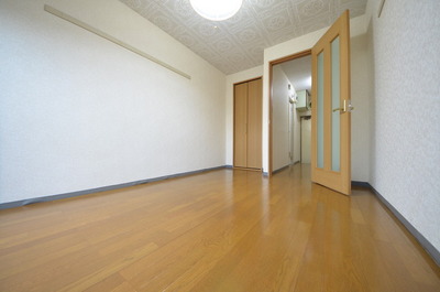 Other room space. Beautiful Western-style