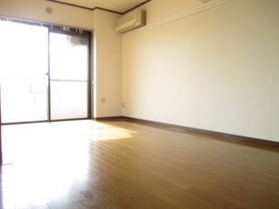 Living and room.  ◆ living ◆