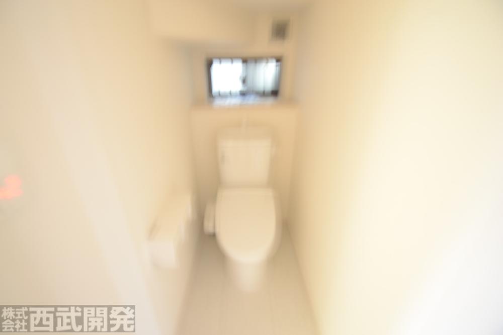 Toilet. First floor Washlet
