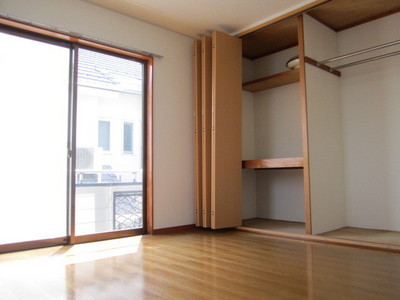 Living and room. Western-style 8 pledge