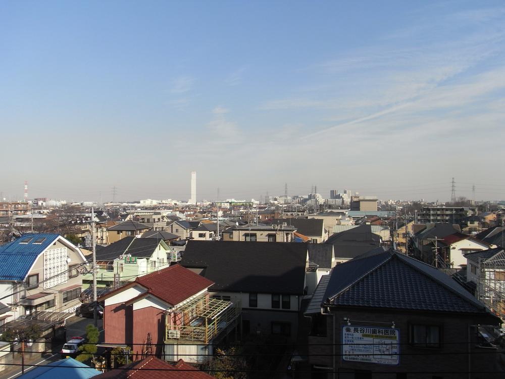 View photos from the dwelling unit. View from the site (October 2013) Shooting