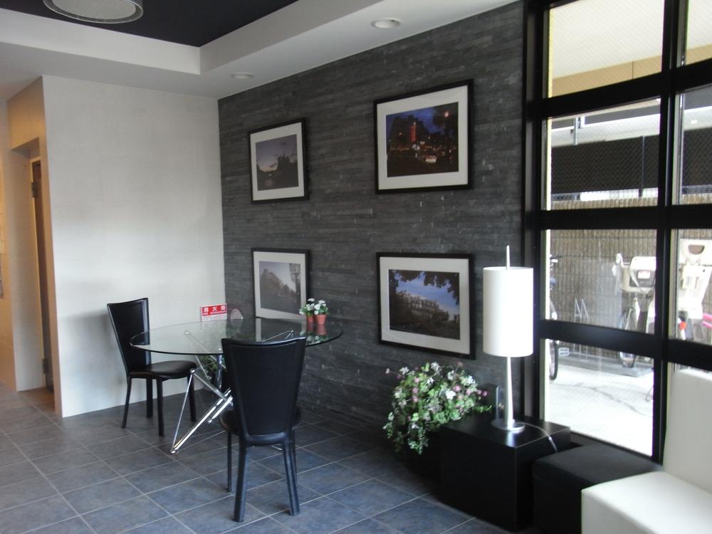 Entrance. Common areas