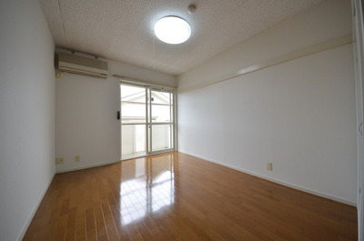 Living and room. ☆ Free to arrange space ☆