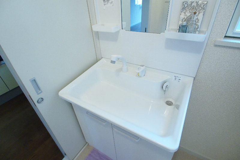 Other. Washbasin of new! It is comfortable because it is independent