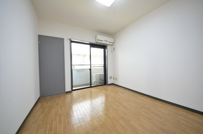 Living and room.  ☆ Room space ☆ 