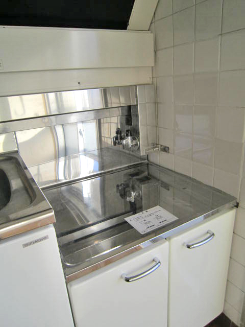 Kitchen. Stove Storage