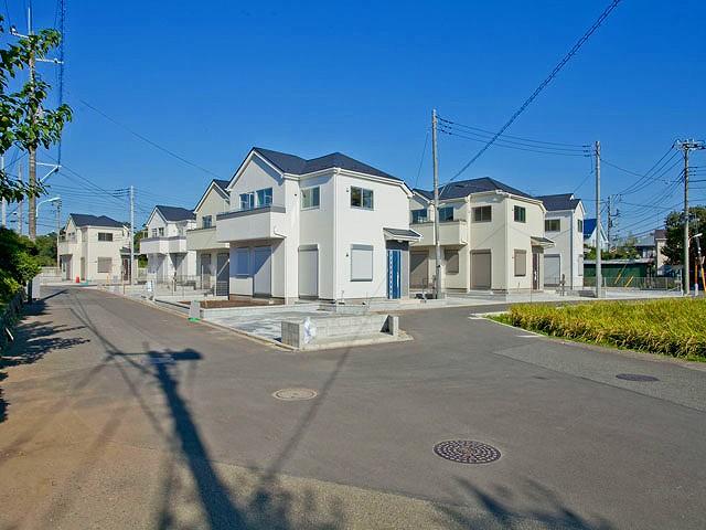 Local photos, including front road. Local (September 2013) Shooting