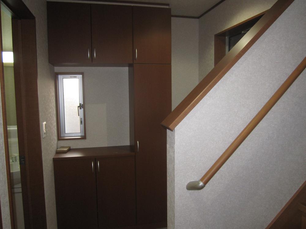 Entrance. ● storage rich entrance: 2013 November shooting