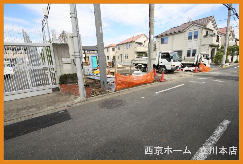 Local photos, including front road. Local Photos