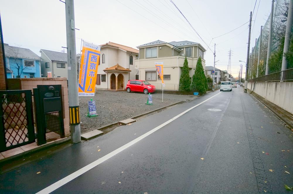 Local photos, including front road. Local shooting