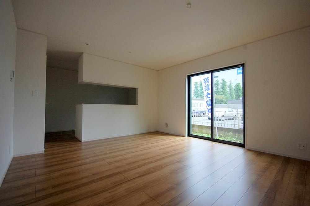 Living. Local Photos