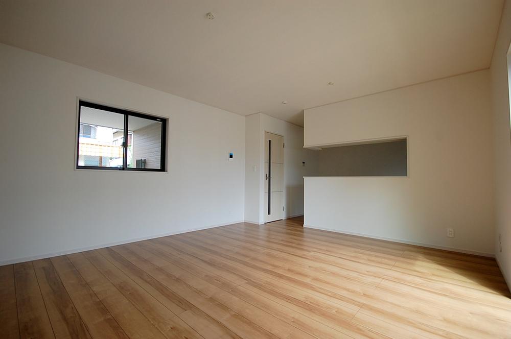 Living. Local Photos