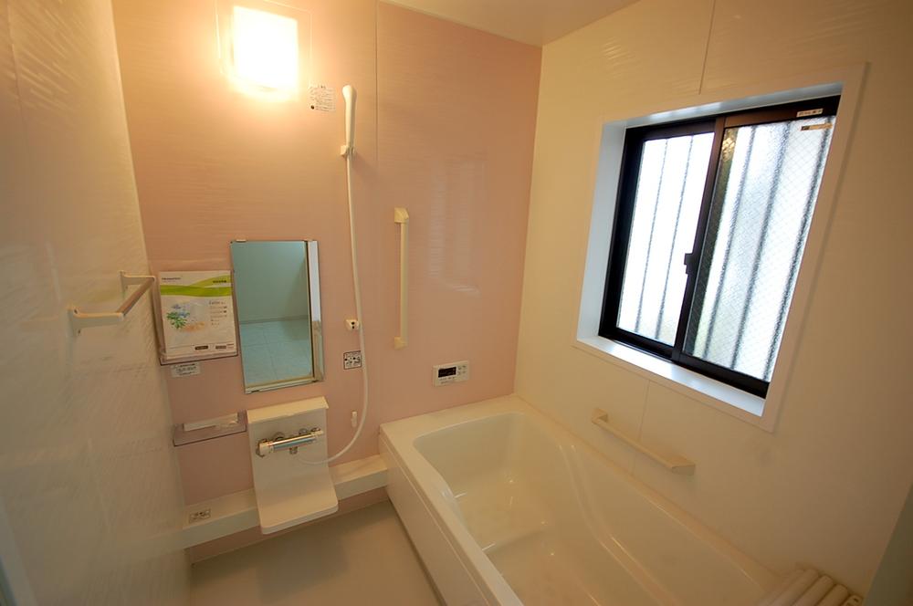 Bathroom. Local Photos