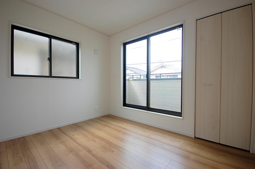 Non-living room. Local Photos