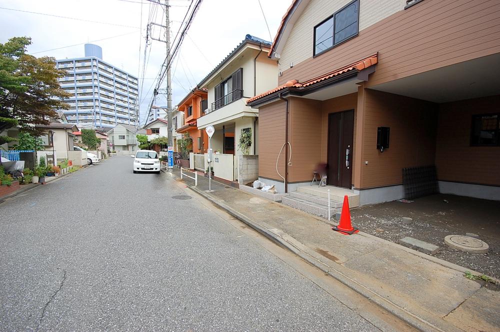 Local photos, including front road. Local Photos