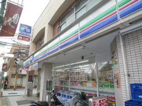 Convenience store. Three F until the (convenience store) 440m
