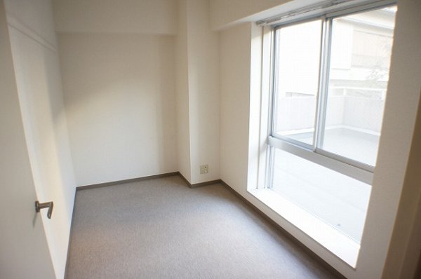 Other room space. Western-style 4.9 Pledge