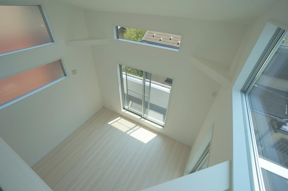 Same specifications photos (living). Seller construction cases