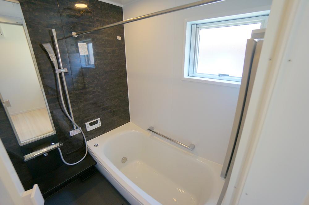 Same specifications photo (bathroom). Seller construction cases