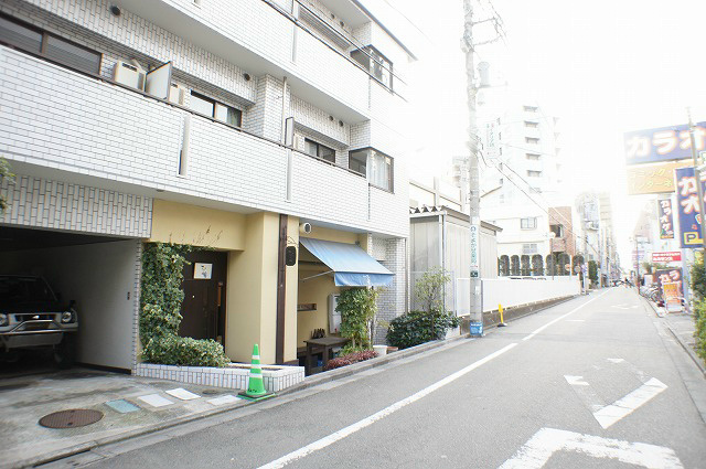 Building appearance. Station near! Mansion is