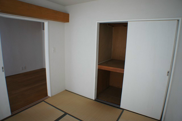 Other room space. While a Japanese-style room there is also a Western-style atmosphere is the room ☆