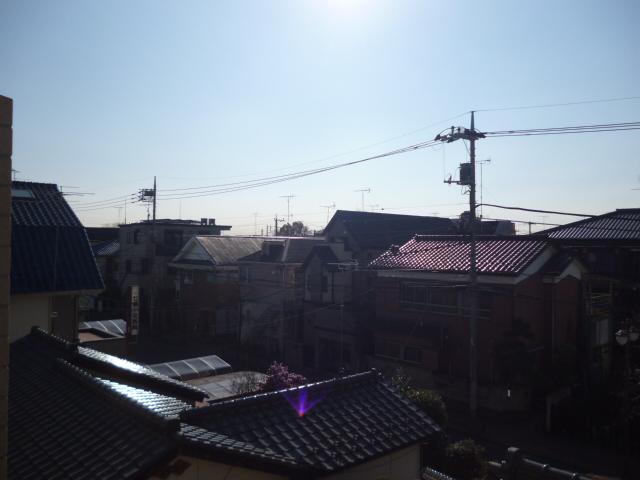 View photos from the dwelling unit. View from local (13 May 2013) Shooting