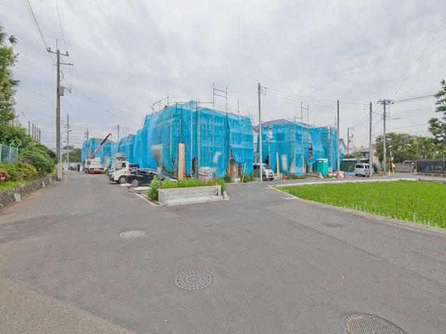 Local photos, including front road. Local (July 2013) Shooting