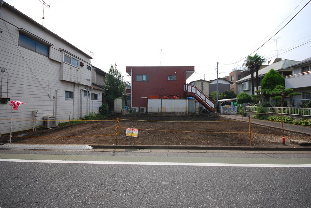 Local photos, including front road. Local Photos