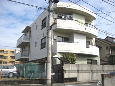Building appearance. It is the south entrance of the area of the National Station! ◆ Yagawa Station 3-minute walk ◆ Bus toilet by
